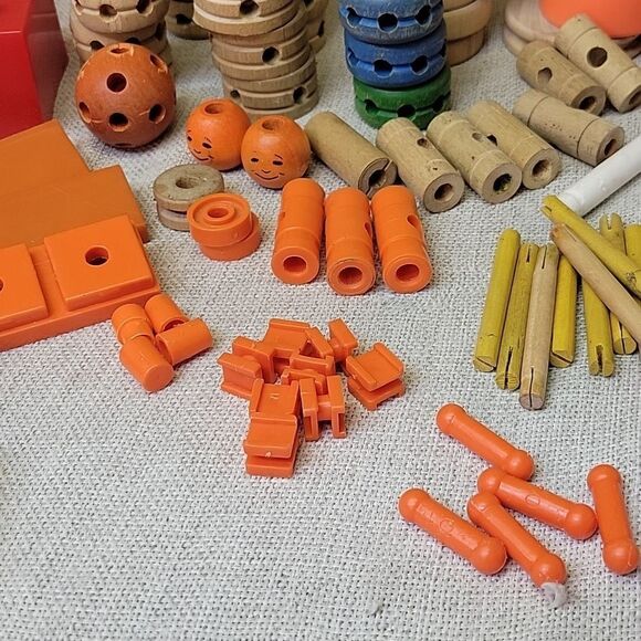 TinkerToy Toy Maker Easy Snap Reusable Wood Plastic No 444 - Picture 8 of 10